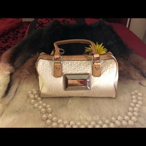 🎈Sold🎈 Authentic Guess Purse